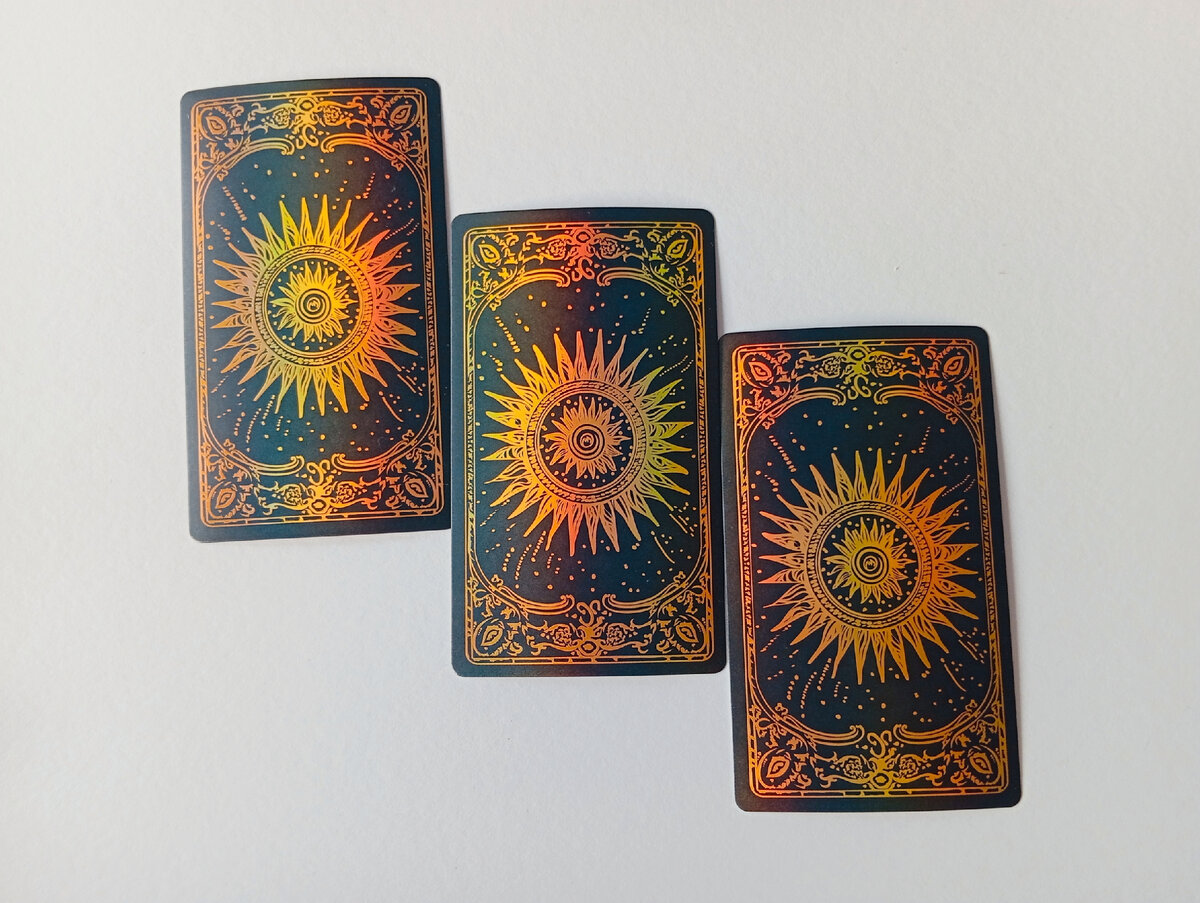 Выберите одну из трёх карт! 