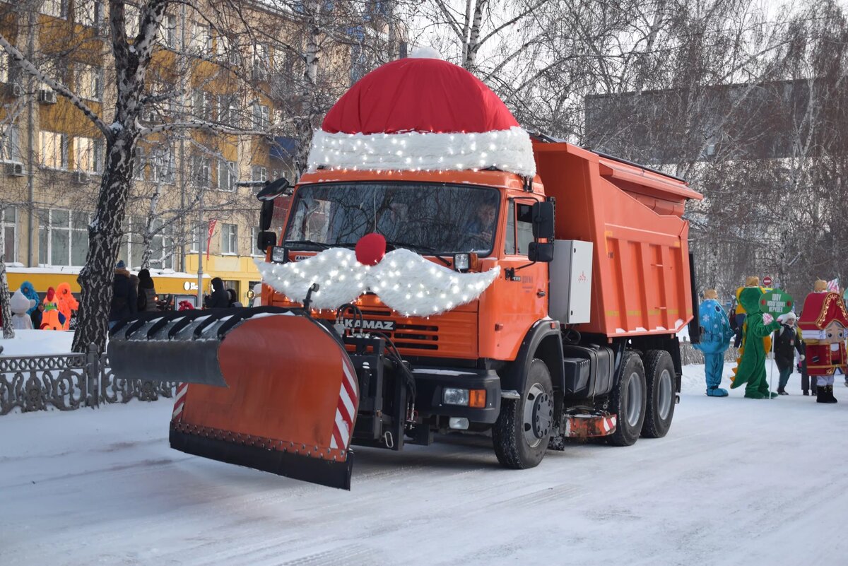 Добрый змей горыныч. Змей горыныч девушка. Задание змея горыныча. Выход змея горыныча музыка. Змей горыныч девочка.