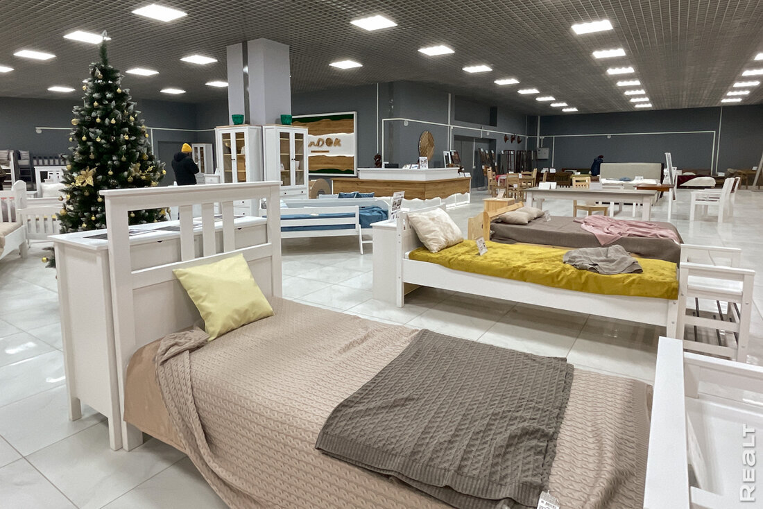 Мебельная фабрика органик. Ikea в Америке. Ikea магазин.