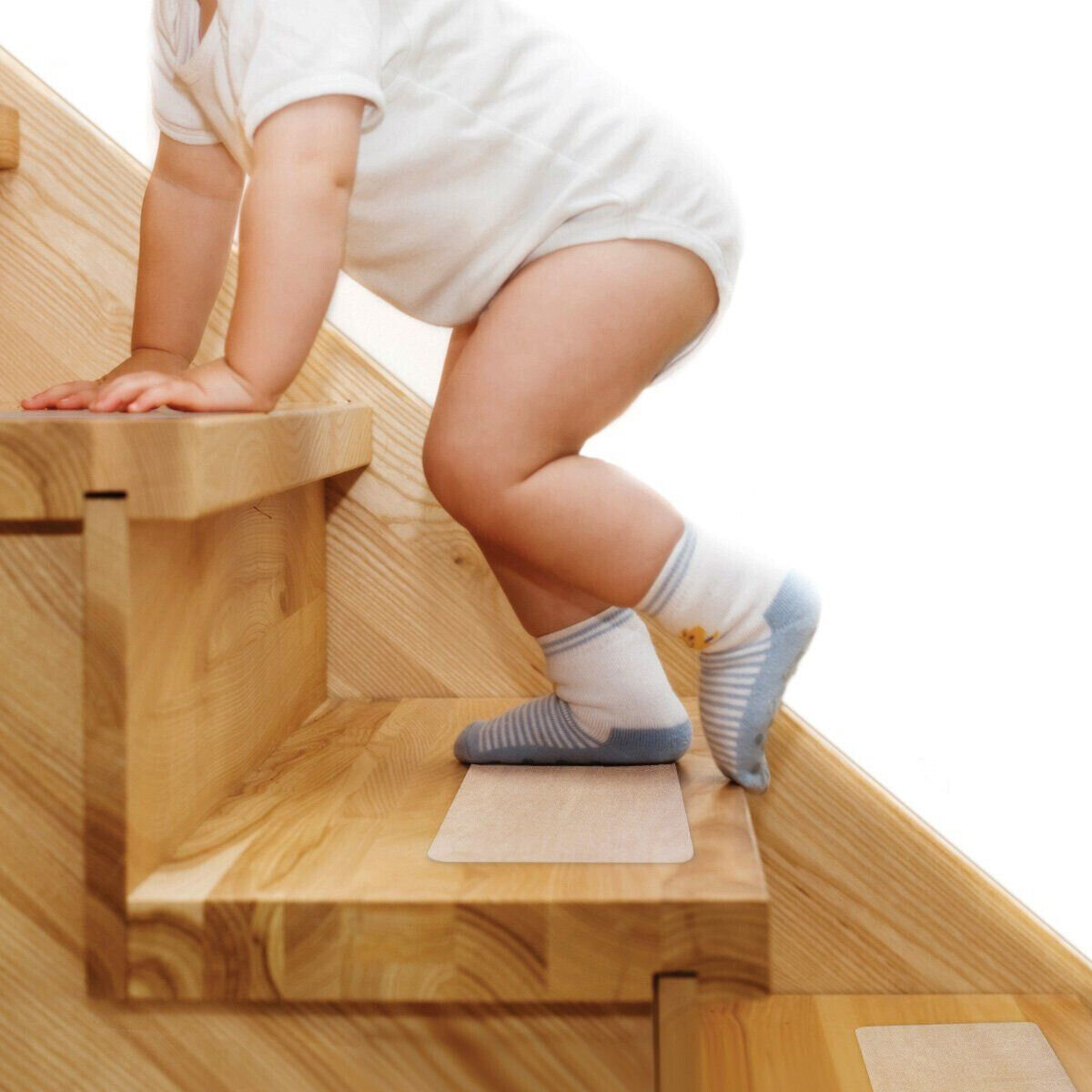 Подняться по деревянной лестнице. Деревянные ступеньки. Приступка деревянная. Скользкие ступеньки на деревянной лестнице. Детская ступенька деревянная.