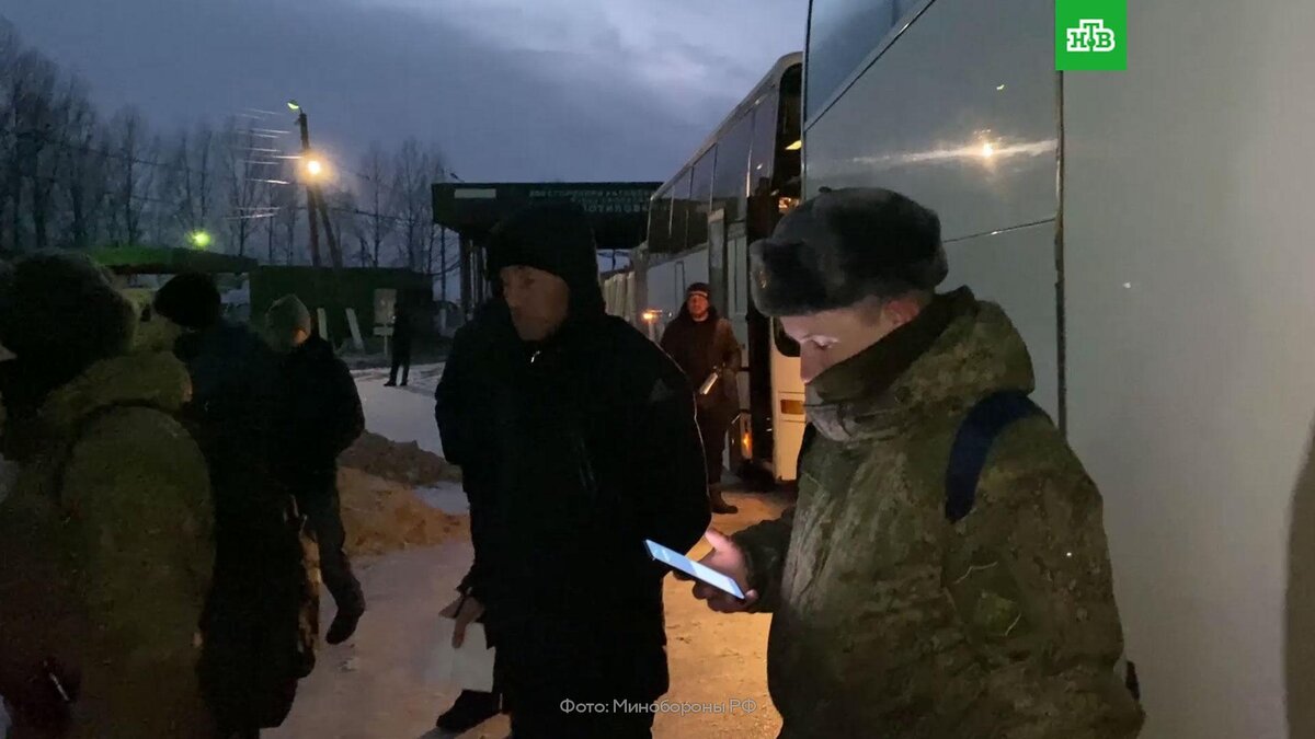    Минобороны показало возвращение 248 российских бойцов из украинского плена