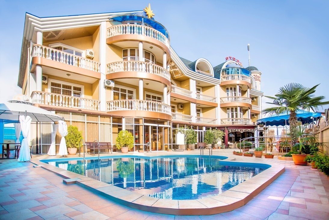 Топ-10 лучших отелей в Сочи на берегу моря с бассейном