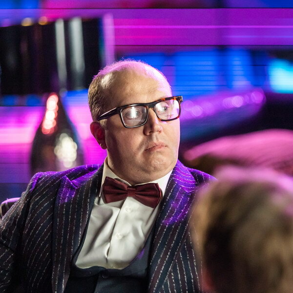     Рецензия: новогоднее шоу «VK под шубой 2». Что они ни делают – не идут дела