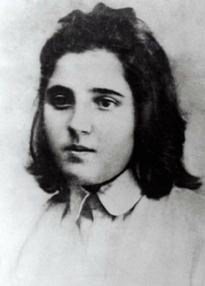 Трагический финал: почему жена Сталина совершила самоубийство