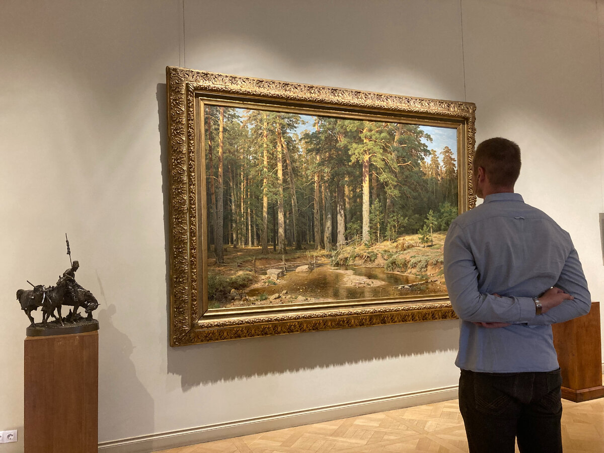 Зал Шишкина в Русском музее. Фотография автора, сентябрь 2023