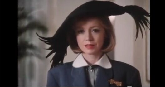 Кадр из сериала "Интриганка". В роли Марианны Гофман-Блэкуэлл - Ангарад Рис. Фото из открытых источников