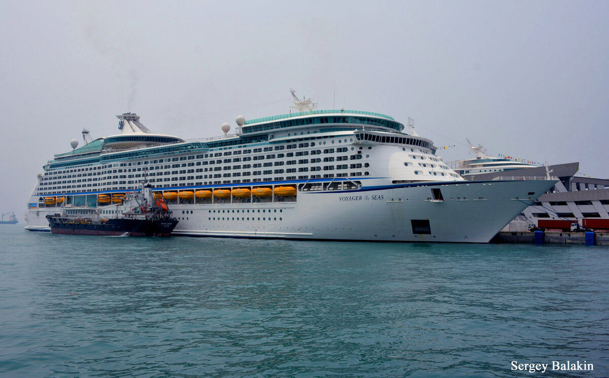 Лайнер «Voyager of the Seas» в Сингапуре, 2015 г. Здесь и далее – все фото автора