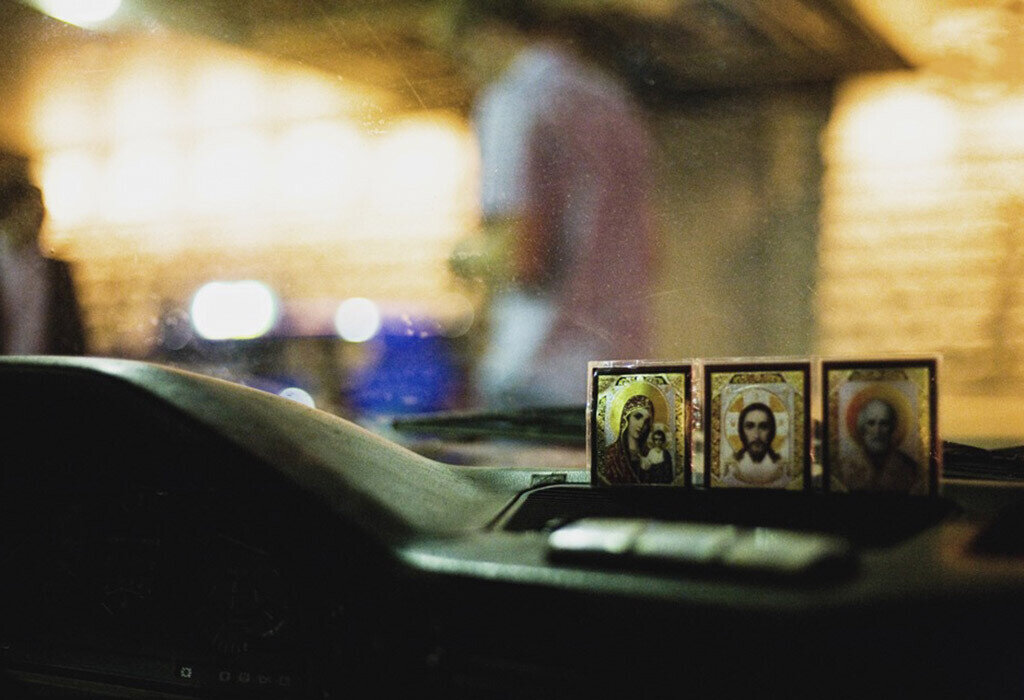 ​«Если вы освятите свою машину, это не значит, что у вас включится режим антиГАИ, антирадар, и сразу будет все хорошо» Фото: ru.freepik.com