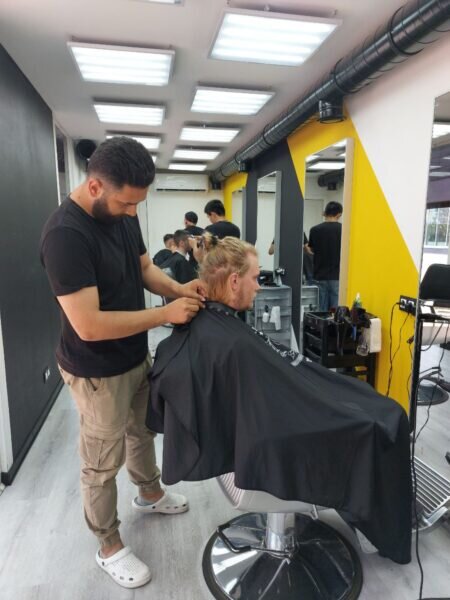 Тем не менее весьма. Тем не менее вводное слово или нет. Лютер харгривз академия. 50 оттенков серого мои вкусы специфичны. Неплохо кидаю каштаны.