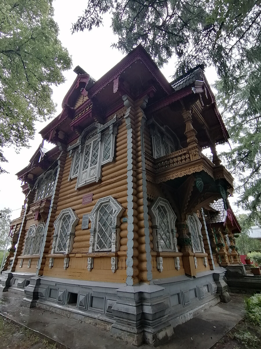 Терем Бугрова в Володарске. Фото Ольги Брезгиной, автора статьи