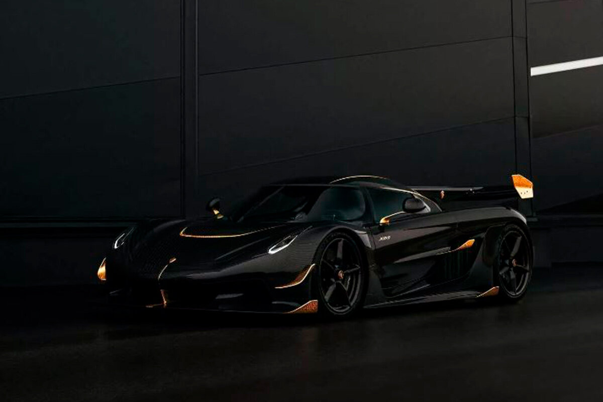 Koenigsegg cc8 2022