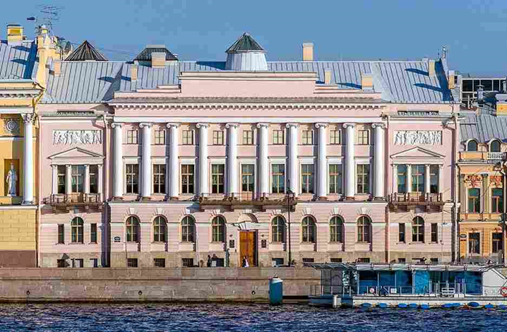 Английская наб.,4.