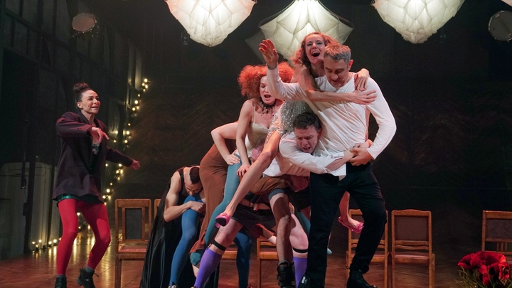 СПЕКТАКЛЬ 'ПЛАТОНОВ БОЛИТ' ПОСТАНОВКИ АЛЕКСАНДРА МОЛОЧНИКОВА. ФОТО: EKATERINA TSVETKOVA/GLOBALLOOKPRESS 