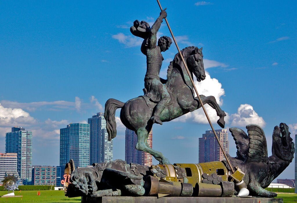 Памятник «Добро побеждает зло». З. Церетели 