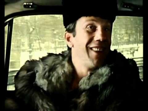 - Кто ж его посадит? Он же - памятник!!!