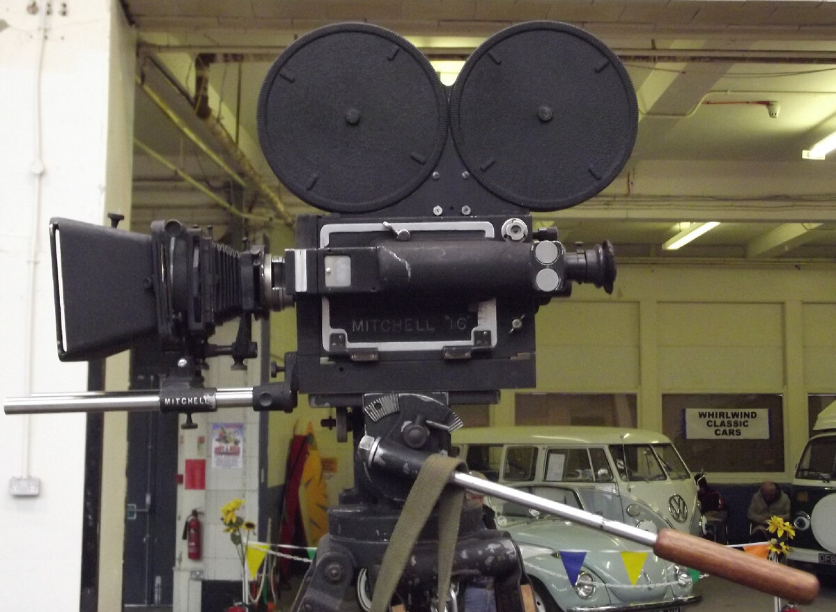 Киносъемочный аппарат