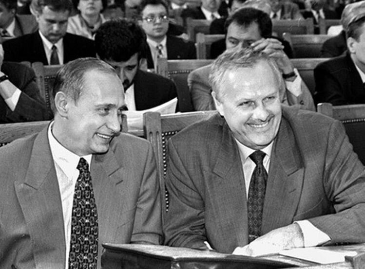 Владимир Путин и Анатолий Собчак (иллюстрация – фото газеты «Коммерсант»)