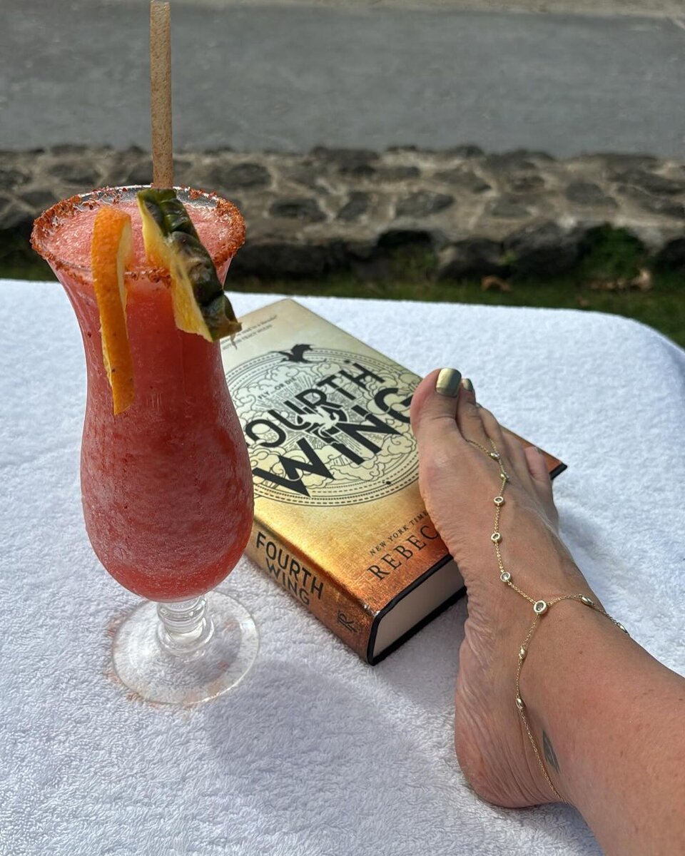 Сара Мишель Геллар на отдыхе / Фото: instagram.com/sarahmgellar