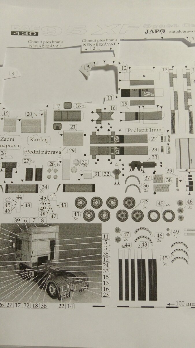 Развертка модели из бумаги DAF 95XF 1:100. Личное фото.