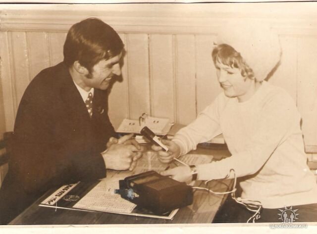 Беру интервью у секретаря райкома комсомола Анатолия Степановича Юрова, Март 1975 год.