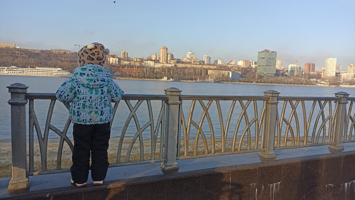 Вот такой чудесный вид открывается с парка на город