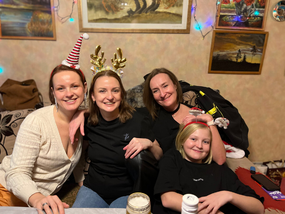 Мы с гостями на Новый год🎄😜🔥Фото автора 