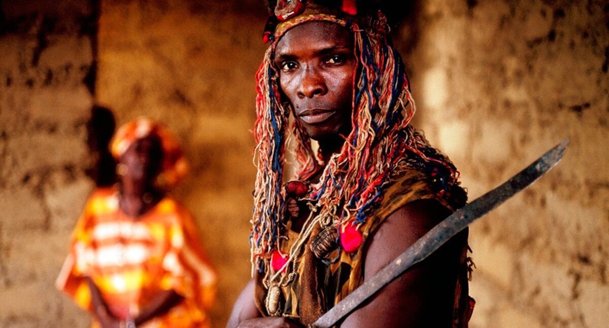 "...Акан пообещал Убо, что откроет Бенун тайну, о котором узнал сам. Новостей было так много, что он не знал, с чего начать..."