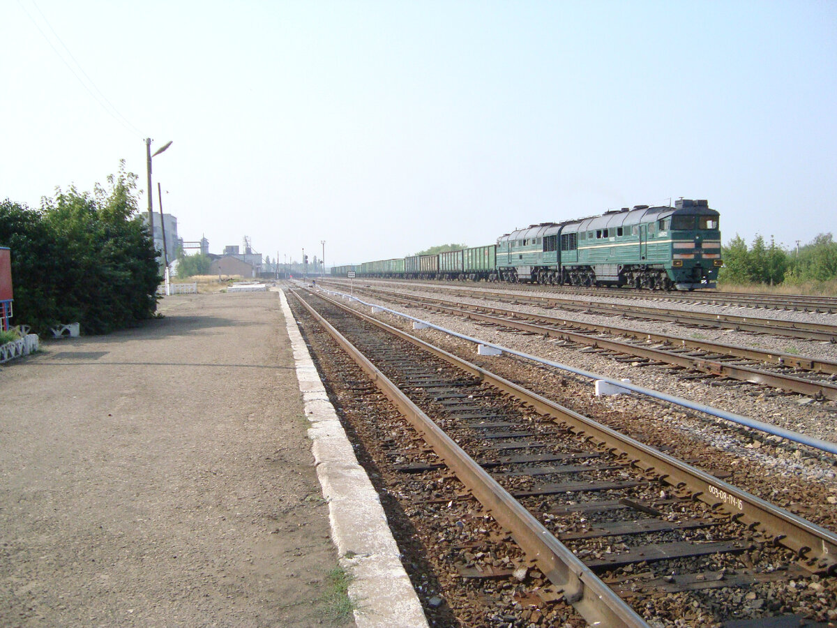 На перроне станции Данков ЮВЖД, вид в сторону ст. Яхонтово