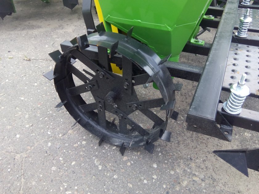 Коробка передач скаут т18. Запчасти для китайских минитракторов. Запчасти для китайских тракторов. Запчасти для китайского трактора x244. Дифференциал переднего моста уралец 224.