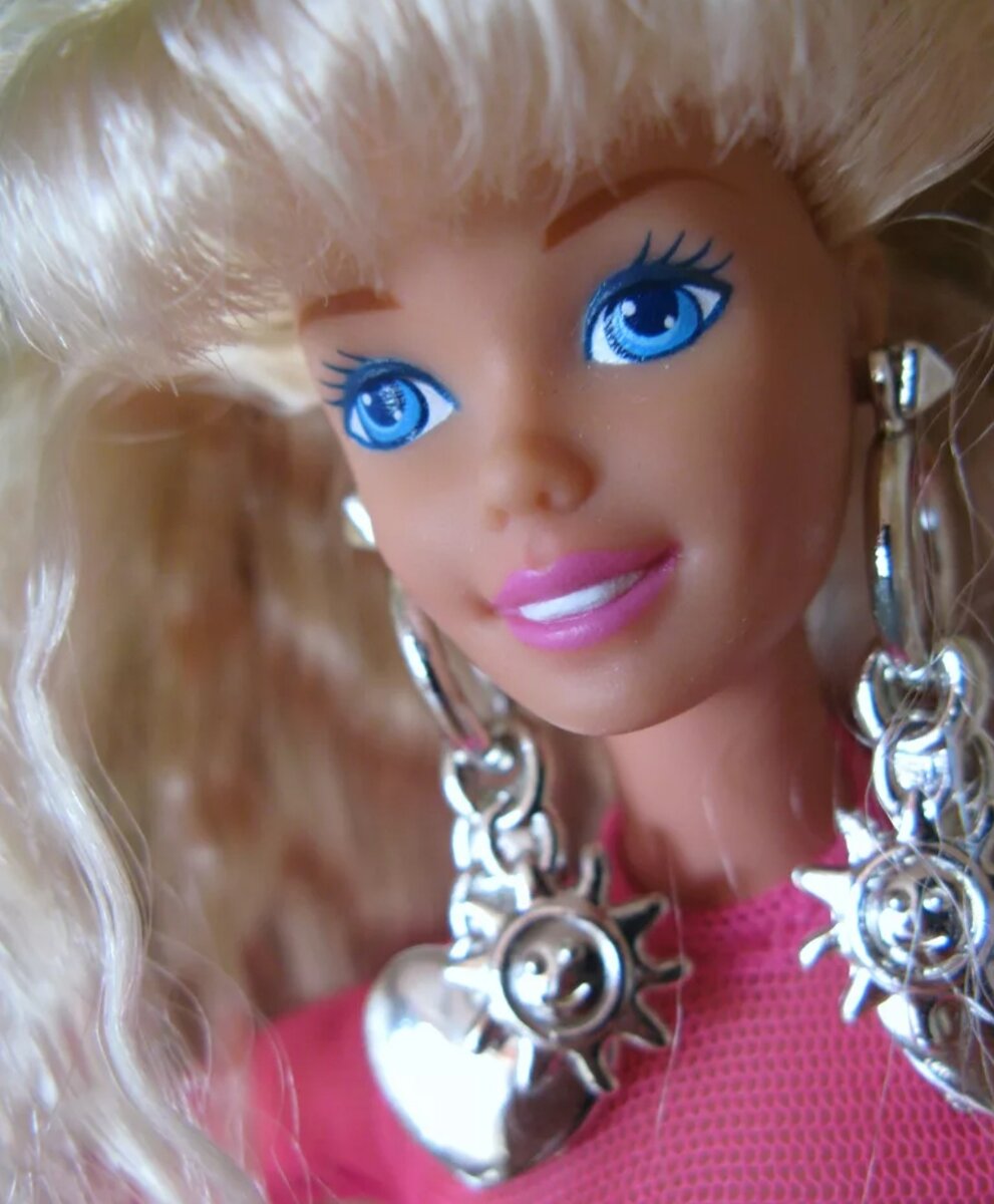 Barbie Earring Magic