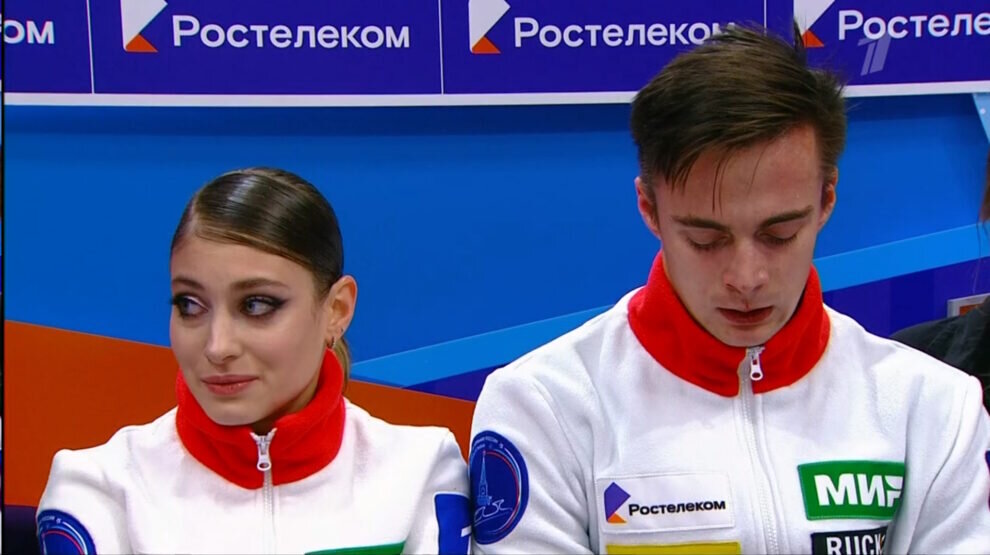    Алена Косторная и Георгий Куница после проката в Челябинске. Фото: стоп-кадр прямого эфира «Первого канала»