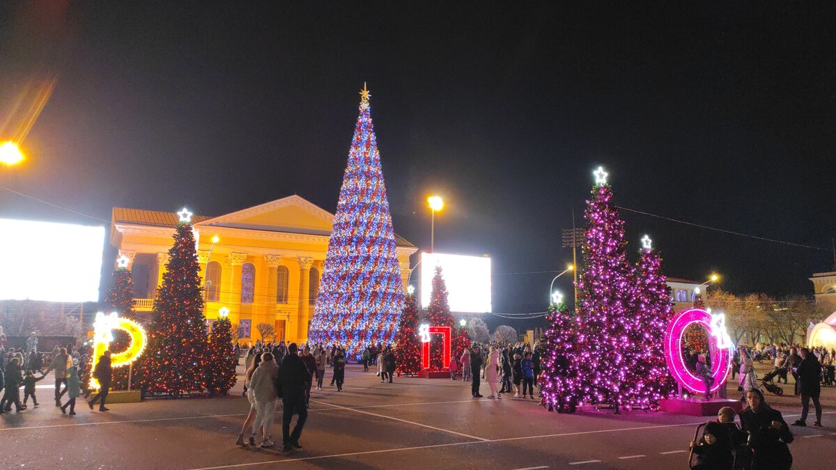 Украсить фото новогодней