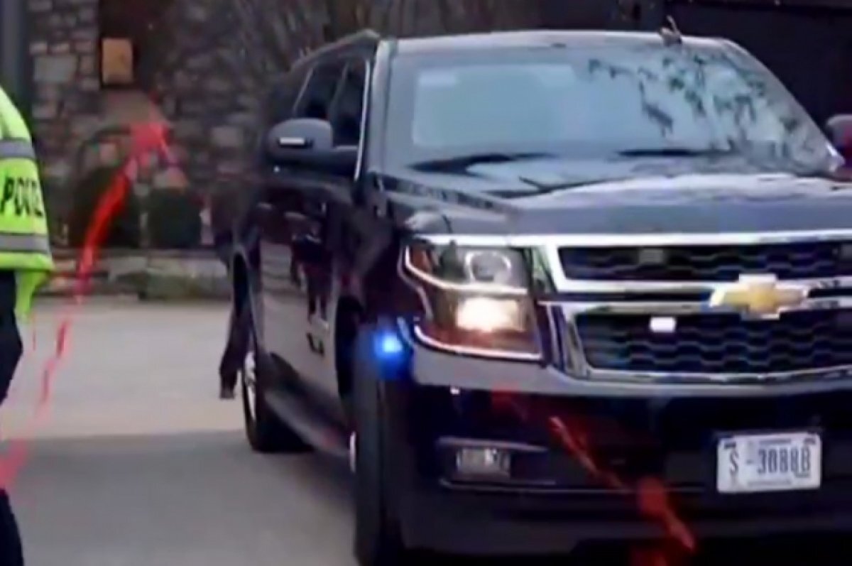    Daily Mail: протестующие облили краской автомобиль Блинкена