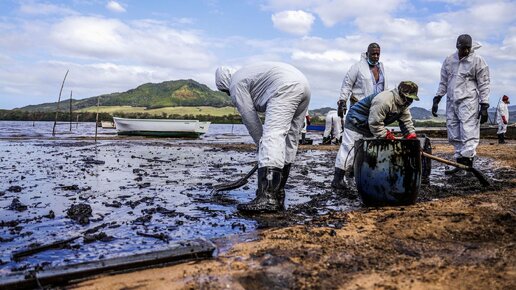 Можно ли купаться в Азербайджане? [Море, нефть и песчаные пляжи]