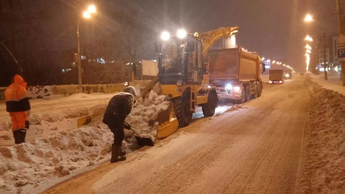     Глава Удмуртии поручил уделять особое внимание при уборке снега в республике больницам, храмам и учреждениям культуры.