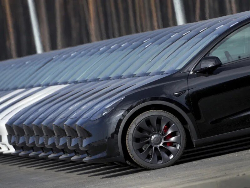    Tesla «назначила» себя лидером рынка электрокаров