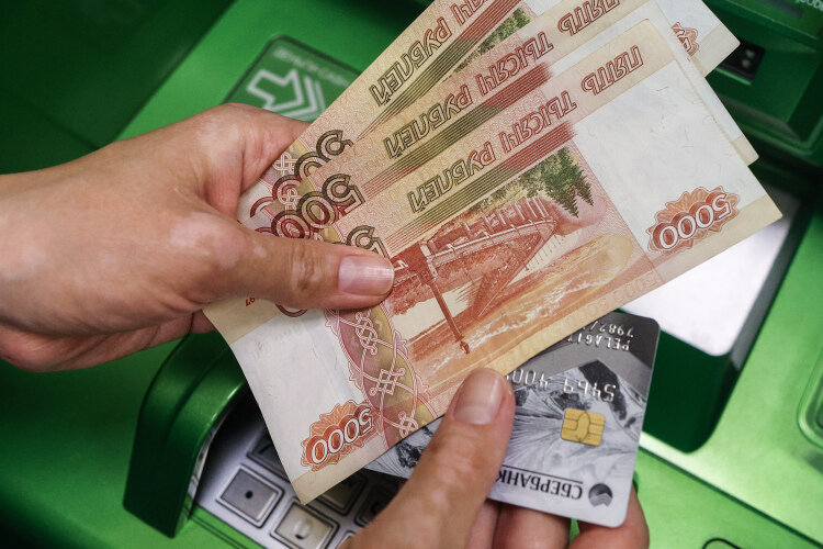    Сомнений в том, что деньги у россиян воруют именно для вооруженных сил Украины, давно нет. Самое неприятное — у врага нашелся союзник в России Фото: «БИЗНЕС Online»