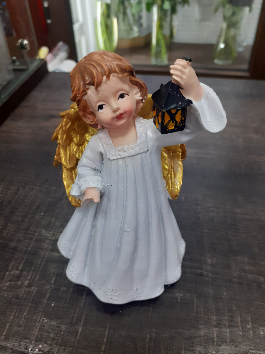 Глядя на такого ангелочка на душе становится спокойнее и невольно хочется улыбнуться