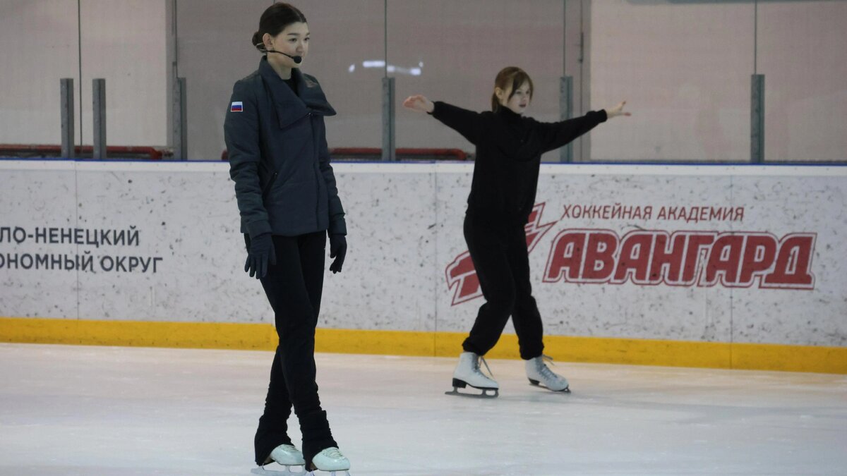 Школа фигурного катания академия спорта. Фигурное катание занятия. Ледовый каток. Каток морозово москва. Ледовая арена морозово.