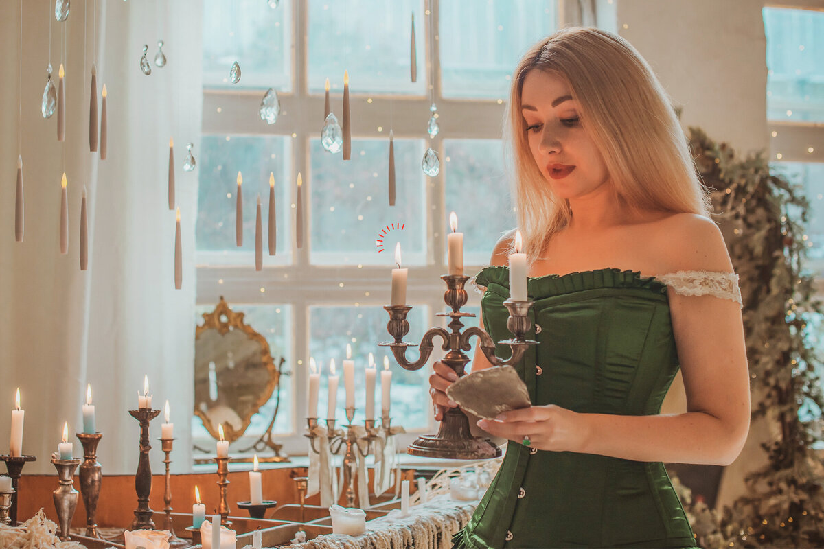     Как и когда гадать на Рождество: 3 святочных гадания от Виктории Райдос
