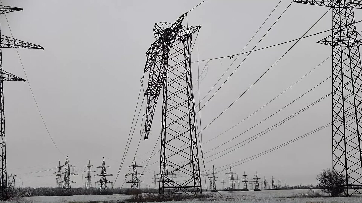     Энергетики ждут нового удара стихии, готовят резервные схемы электроснабжения и усиливают бригады для аварийных работ