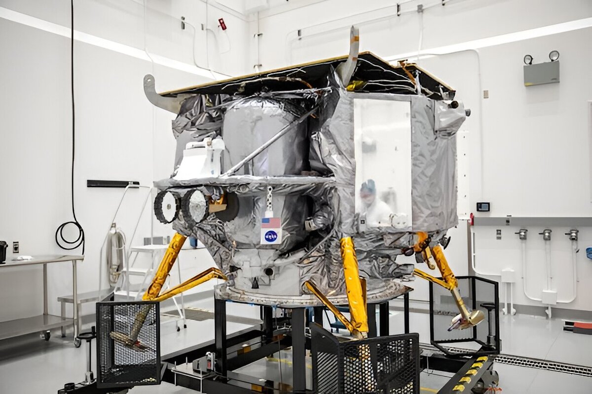 Посадочный модуль Peregrine. Источник: Isaac Watson / Nasa  📷
