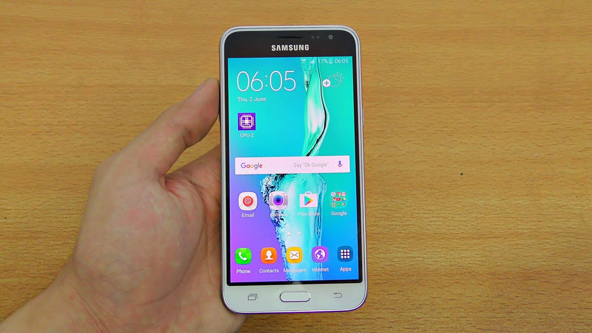 Samsung Galaxy J3 – бюджетный смартфон с качественным дисплеем