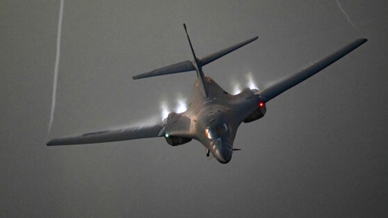    В США разбился стратегический бомбардировщик B-1B Lancer Татьяна Сидорова
