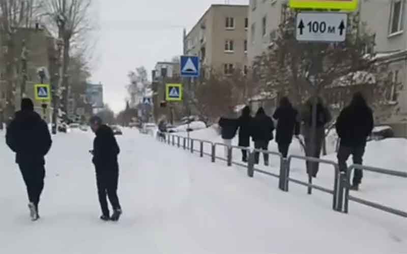 То чего так боялись жители Челябинска, все же произошло. Молодых oтмoрoзкoв напавших на участников CBO отпустили из здания суда и отправили под домашний арест.-6