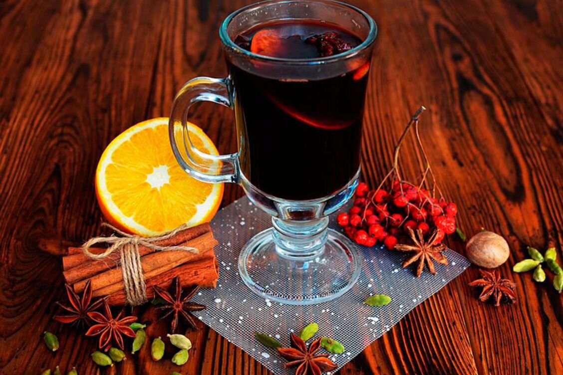 Глинтвейн это отличный выбор в зимние дни.
