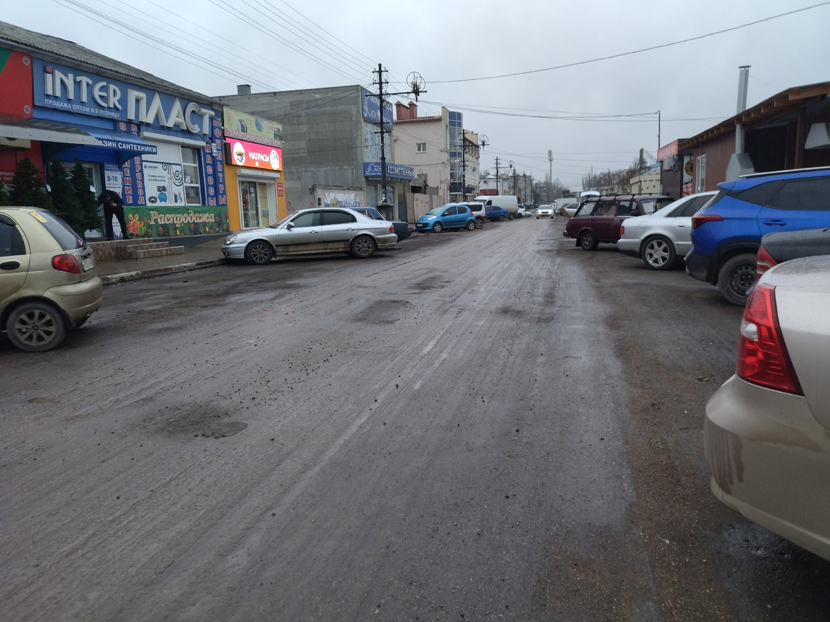 В маленьких городах есть