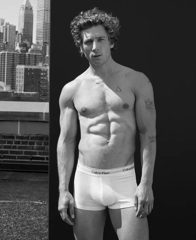 Jeremy Allen White Calvin Klein. Реклама кельвин кляйн с уайтом