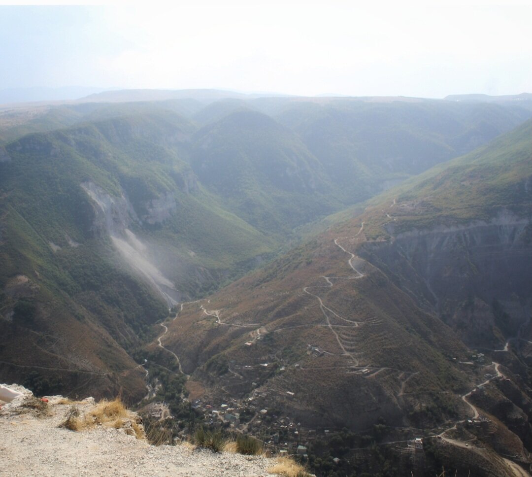 Ниточки дорог на другом берегу. Фото автора