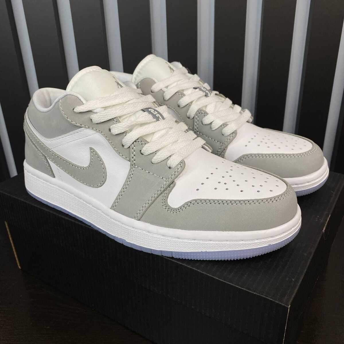  Nike Air Jordan 1 Low  WMNS “Wolf Grey”